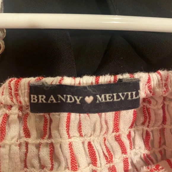 Brandy Melville Red and White Crop Top - Picture 6 of 8